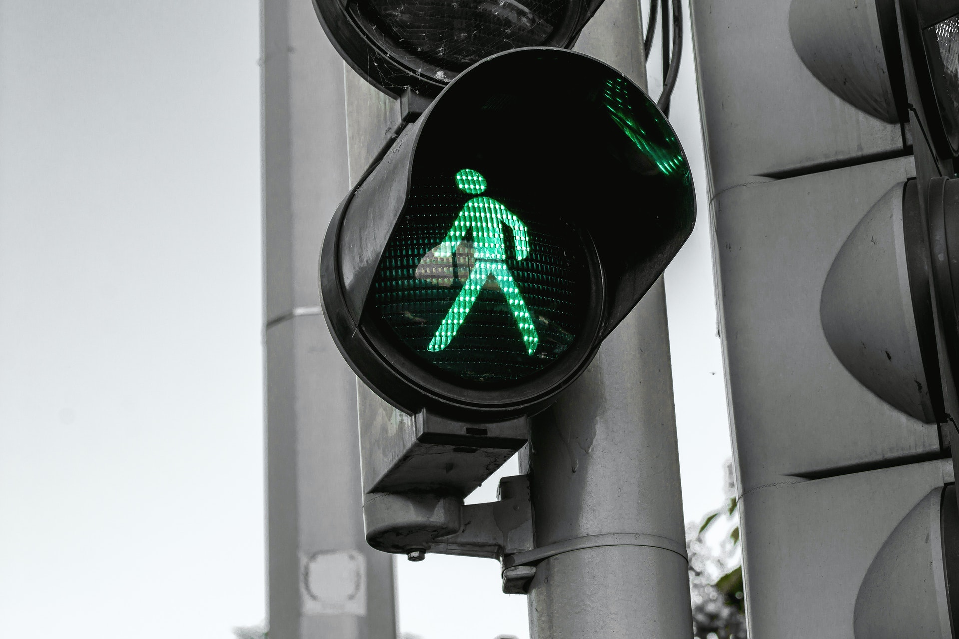 przejście dla pieszych zielone światło
