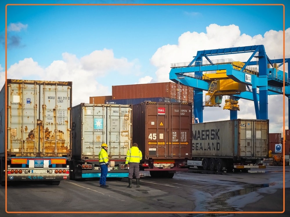 cargo załadunek kontenerów logistyka tsl transport
